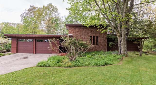 Photo of 394 Sherry Ln, Berea, OH 44017