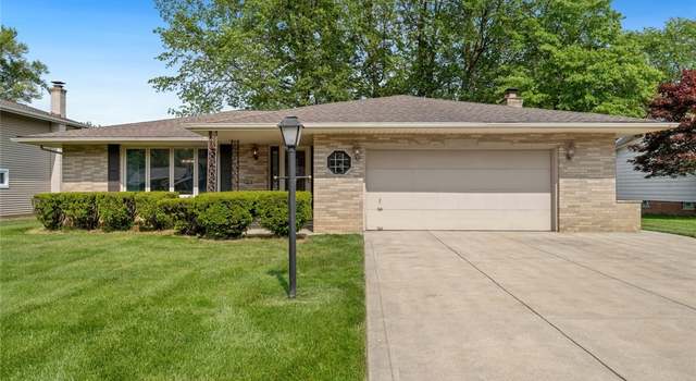 Photo of 6537 Gale Dr, Seven Hills, OH 44131