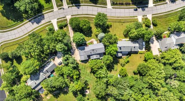 Photo of 561 Willard Rd, Aurora, OH 44202