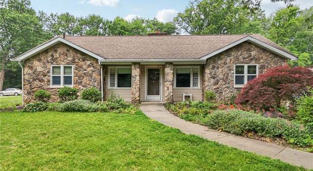 Photo of 340 E Clinton St, Doylestown, OH 44230