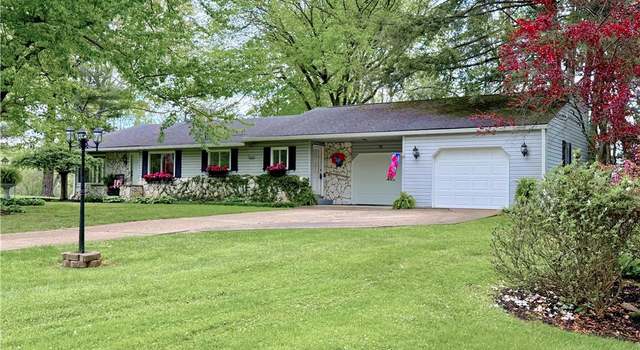 Photo of 45 Meadowcrest Dr, Parkersburg, WV 26104