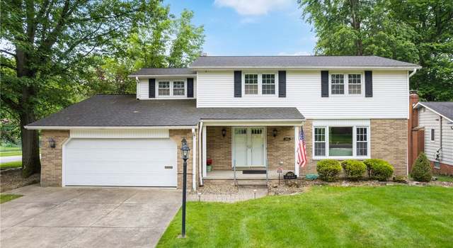 Photo of 8603 Pin Oak Dr, Parma, OH 44130