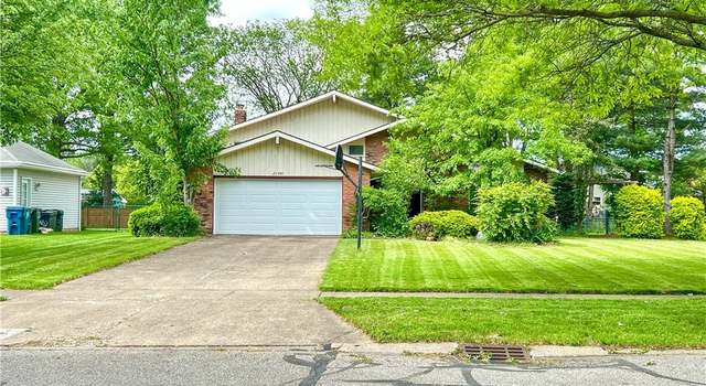 Photo of 25946 Tallwood Dr, North Olmsted, OH 44070