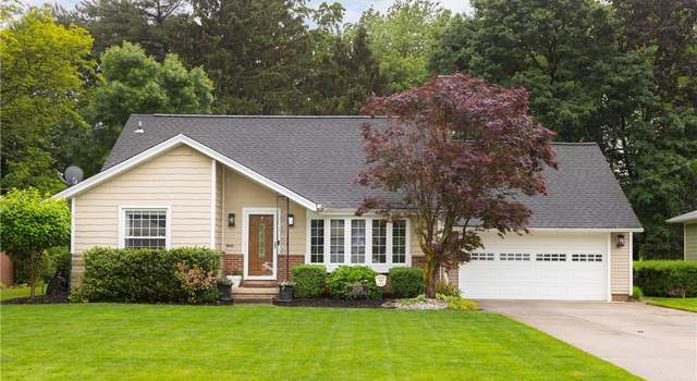 Photo of 2820 Wildflower Dr, Rocky River, OH 44116