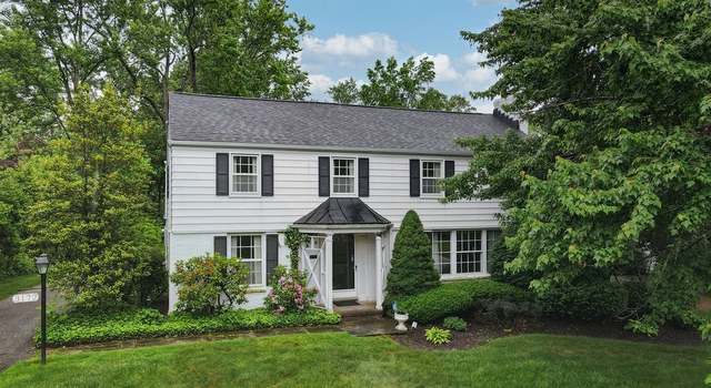 Photo of 3172 Somerset Dr, Shaker Heights, OH 44122