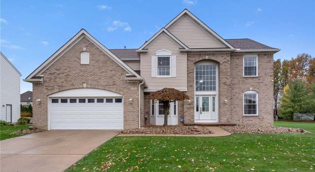 Photo of 27250 Lynde Dr, Olmsted Falls, OH 44138
