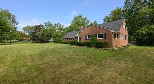 Photo of 715 Highland Park Dr, New Franklin, OH 44319