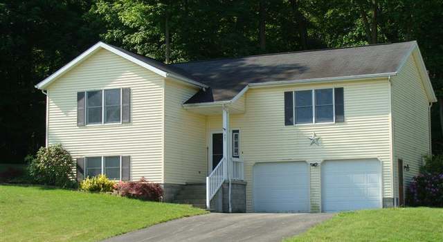 Photo of 467 Old Coach Ln, Salem, OH 44460