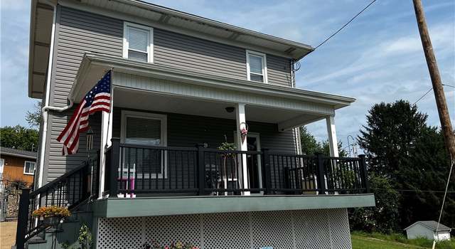 Photo of 101 Lyons St, Adena, OH 43901