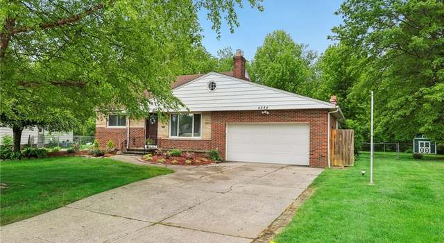 Photo of 4384 W Ranchview Ave, North Olmsted, OH 44070