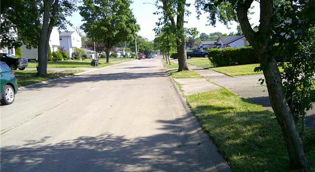 Photo of 1064 E 168th St, Cleveland, OH 44110
