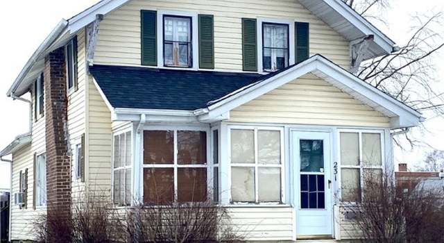 Photo of 231 S East St, New Holland, OH 43145