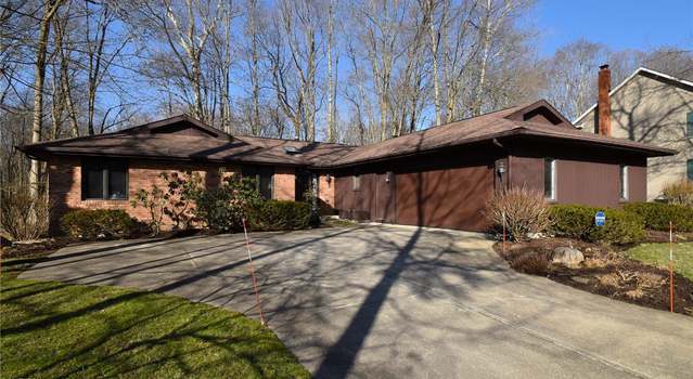 Photo of 18230 Rolling Brook Dr, Chagrin Falls, OH 44023