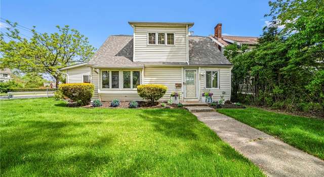 Photo of 18015 Canterbury Rd, Cleveland, OH 44119