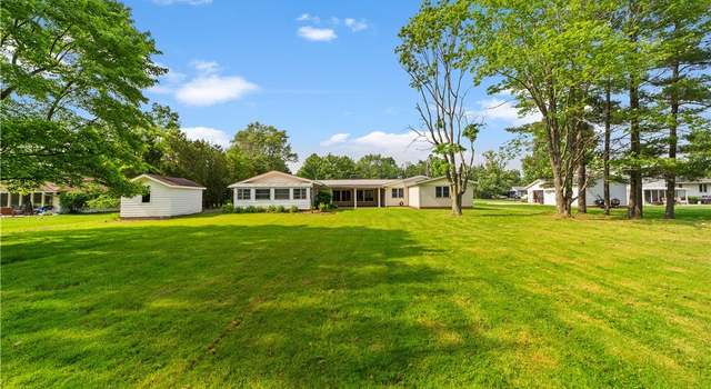 Photo of 35036 Martin Rd, Willoughby Hills, OH 44094