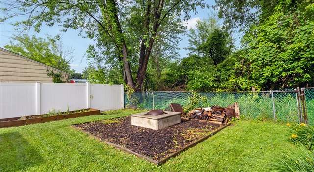Photo of 805 East Dr, Sheffield Lake, OH 44054