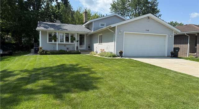 Photo of 748 Franklin Ave, Cuyahoga Falls, OH 44221