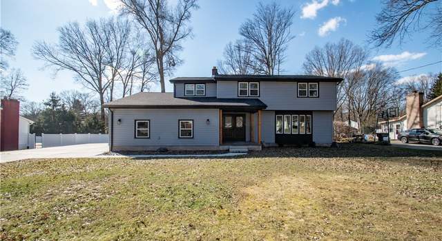 Photo of 7654 E Parkside Dr, Boardman, OH 44512