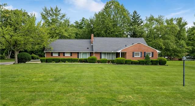 Photo of 715 Highland Park Dr, Akron, OH 44319