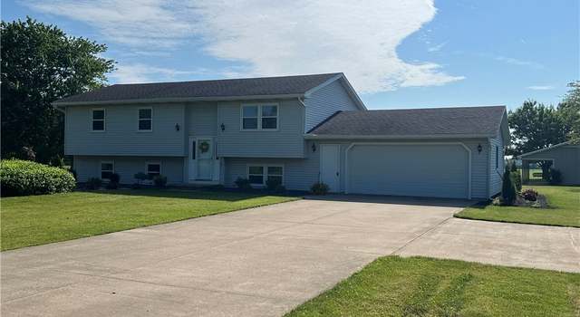 Photo of 565 County Road 242, Fremont, OH 43420
