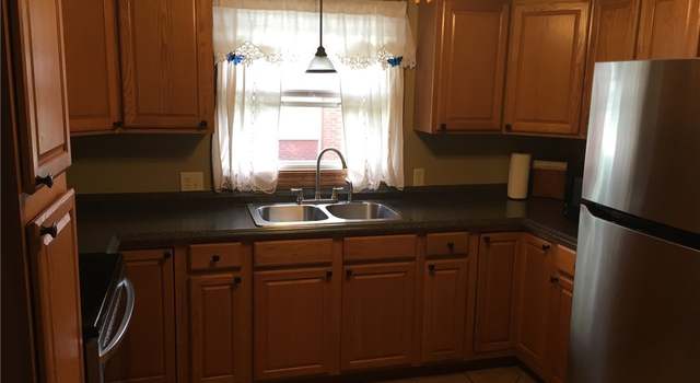Photo of 309 Bank W, Uhrichsville, OH 44683