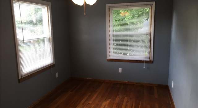 Photo of 309 Bank W, Uhrichsville, OH 44683