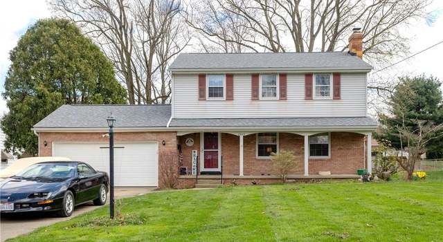 Photo of 2949 Algonquin Dr, Poland, OH 44514