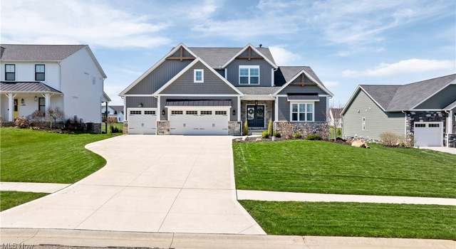 Photo of 351 Heatherby Ln NE, Hartville, OH 44632
