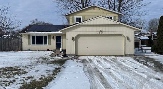 Photo of 750 Robinwood Ave, Sheffield Lake, OH 44054
