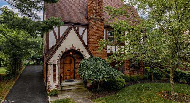 Photo of 18717 Winslow Rd, Shaker Heights, OH 44122