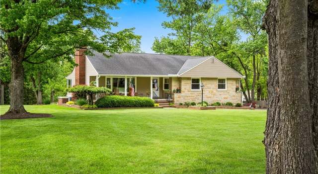 Photo of 17912 S Meadowpark Dr, Walton Hills, OH 44146