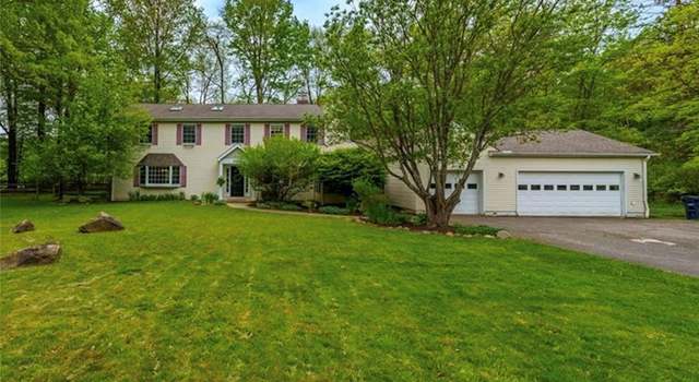 Photo of 29750 N Hilltop Rd, Chagrin Falls, OH 44022