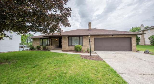Photo of 10015 Vista Dr, North Royalton, OH 44133