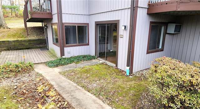 Photo of 2095 Pinebrook Trl, Cuyahoga Falls, OH 44223