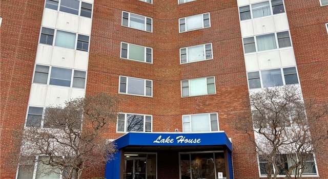 Photo of 11850 Edgewater Dr #522, Lakewood, OH 44107