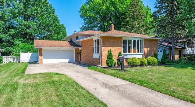 Photo of 5211 Hampton Dr, North Olmsted, OH 44070