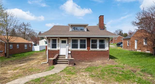 Photo of 2511 Tuscarawas St E, Canton, OH 44707