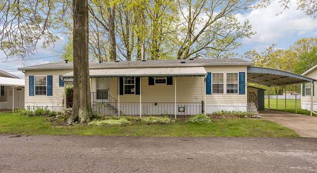 Photo of 19 West Dr, Olmsted Falls, OH 44138