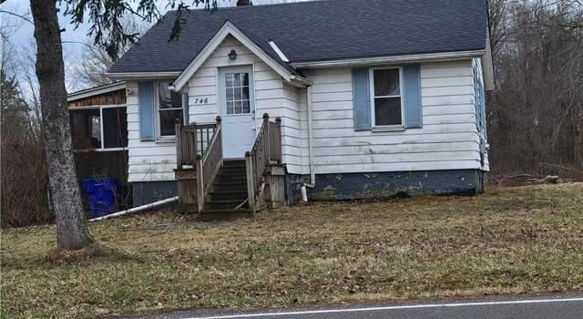 Photo of 746 E Lake St, Ravenna, OH 44266