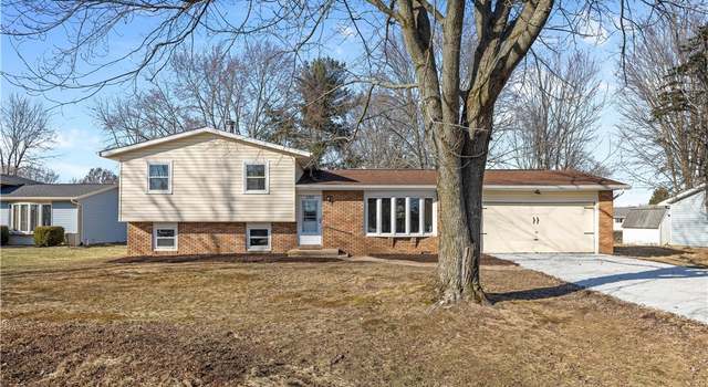 Photo of 2323 Zircon St NE, Canton, OH 44721