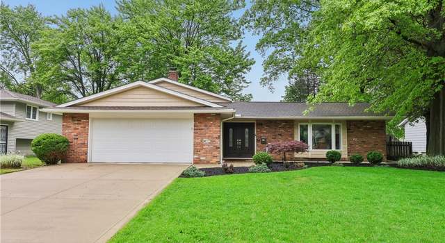 Photo of 1881 Bromton Dr, Lyndhurst, OH 44124