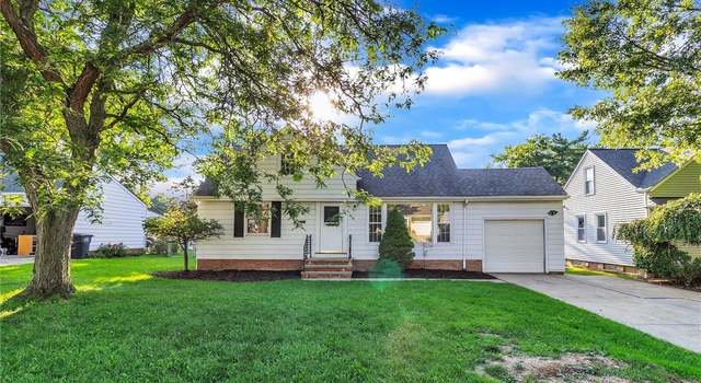 Photo of 938 Learidge Rd, Lyndhurst, OH 44124