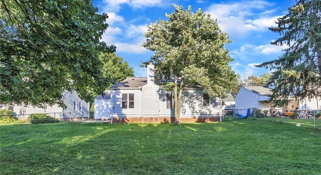Photo of 938 Learidge Rd, Lyndhurst, OH 44124