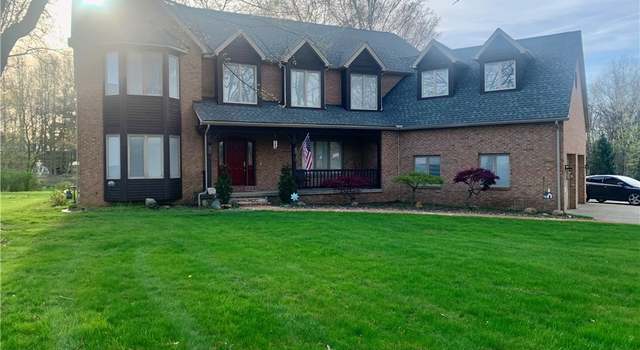 Photo of 174 N Broad St, Canfield, OH 44406