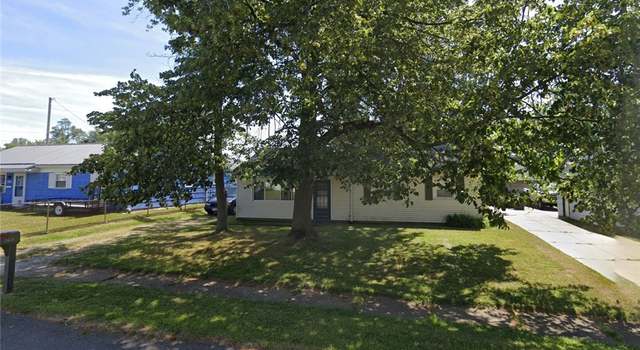 Photo of 2310 Willowrow Ave NE, Canton, OH 44705