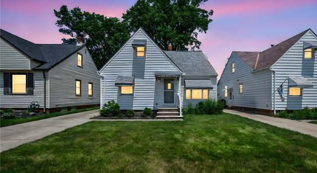 Photo of 920 Parkleigh Dr, Parma, OH 44134
