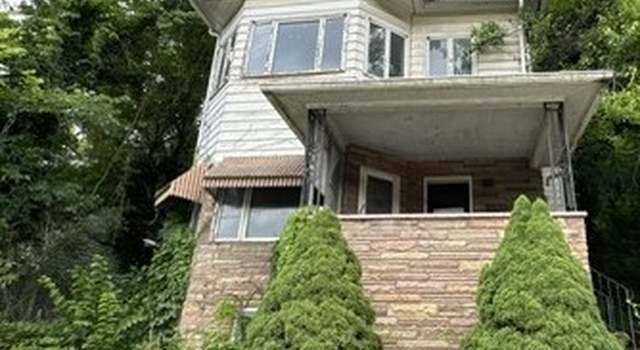 Photo of 842 Main St, Bridgeport, OH 43912