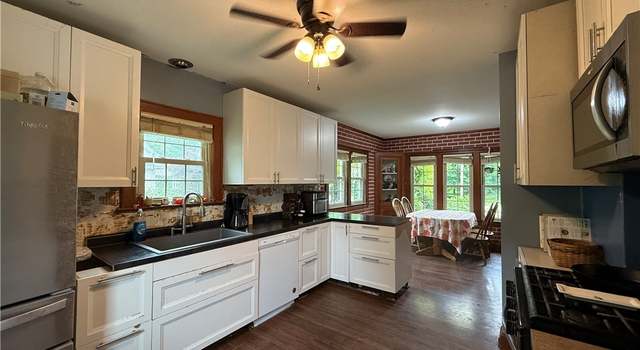 Photo of 7350 Center Rd, Saybrook, OH 44004