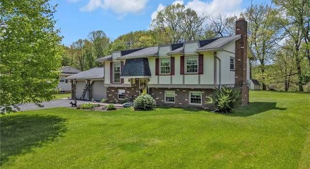 Photo of 135 Heritage Dr, Beloit, OH 44609