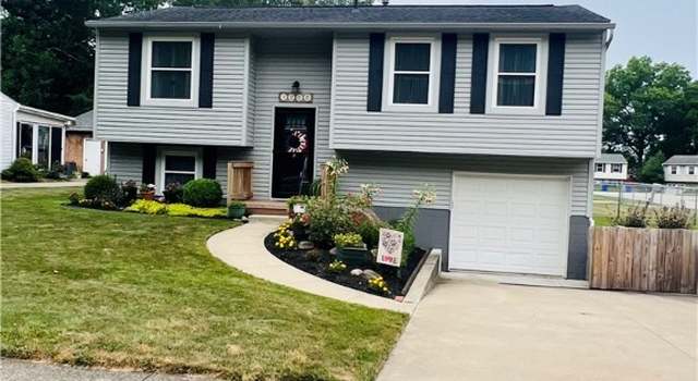 Photo of 1220 Shadowlawn Dr, Ravenna, OH 44266